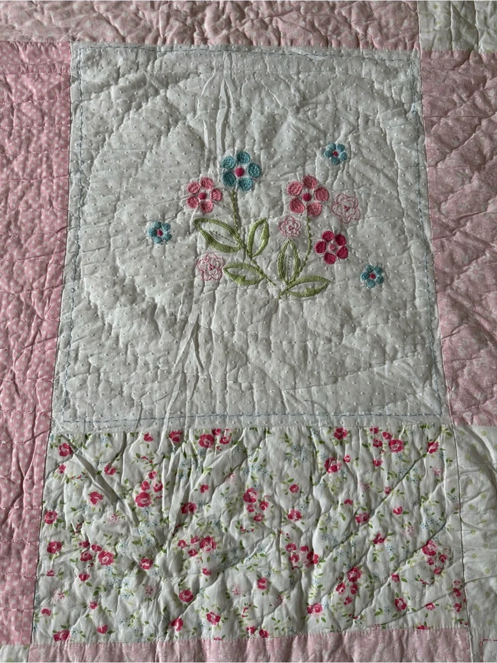 Pottery Barn Kids TWIN Size Cotton Quilt Patchwork Embroidered Coverlet Blanket